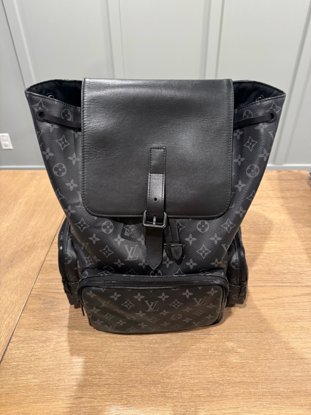 Louis Vuitton Black Monogram Canvas Men's Backpack with Leather Flap - Picture 2 of 13